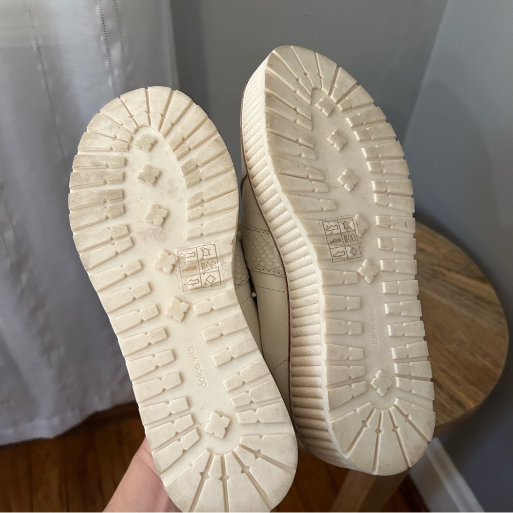 Dolce Vita Cream Platform Sneakers - Picture 9 of 12
